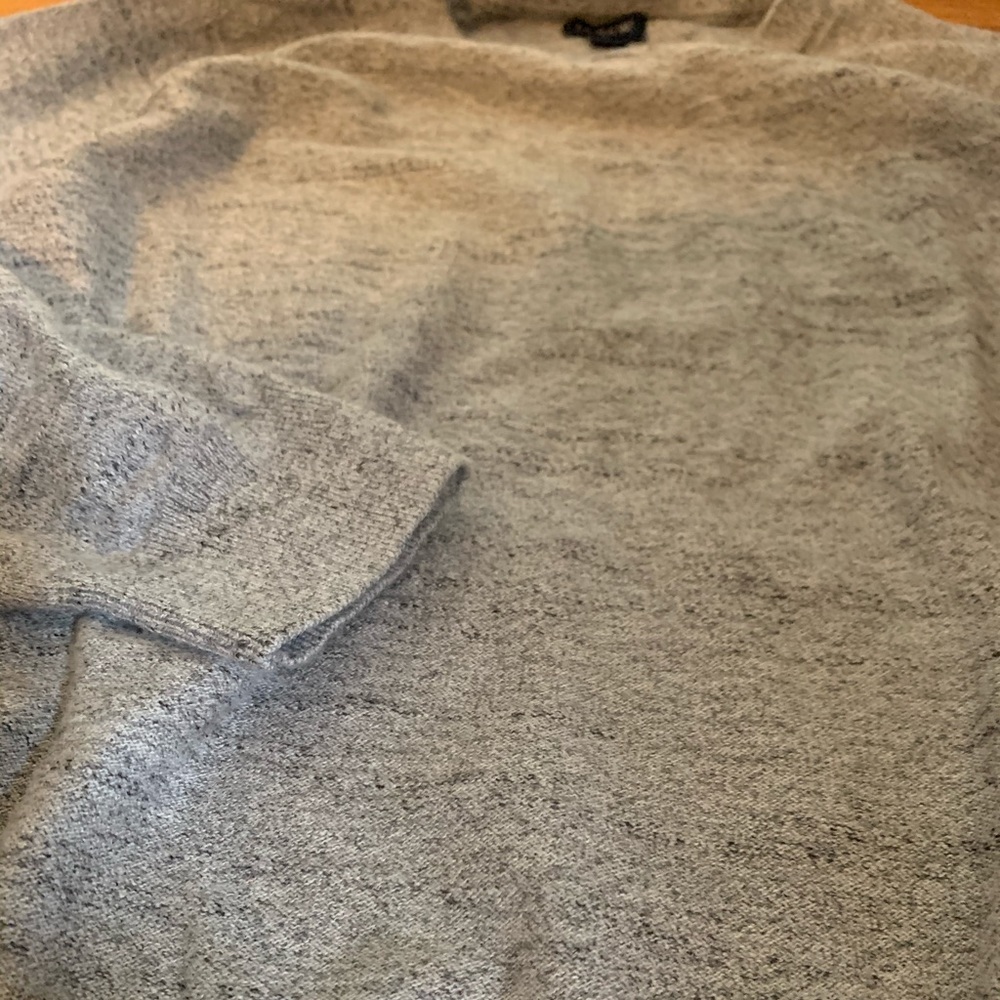 Men’s Sweater - Picture 5 of 6